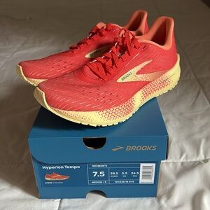 NEW IN BOX Brooks Hyperion Tempo Women's Shoes Size 7.5
